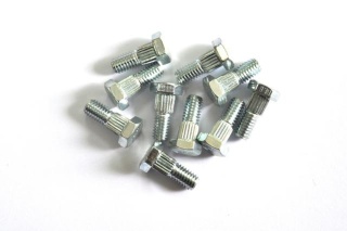 Śruba nożyka tnącego 2